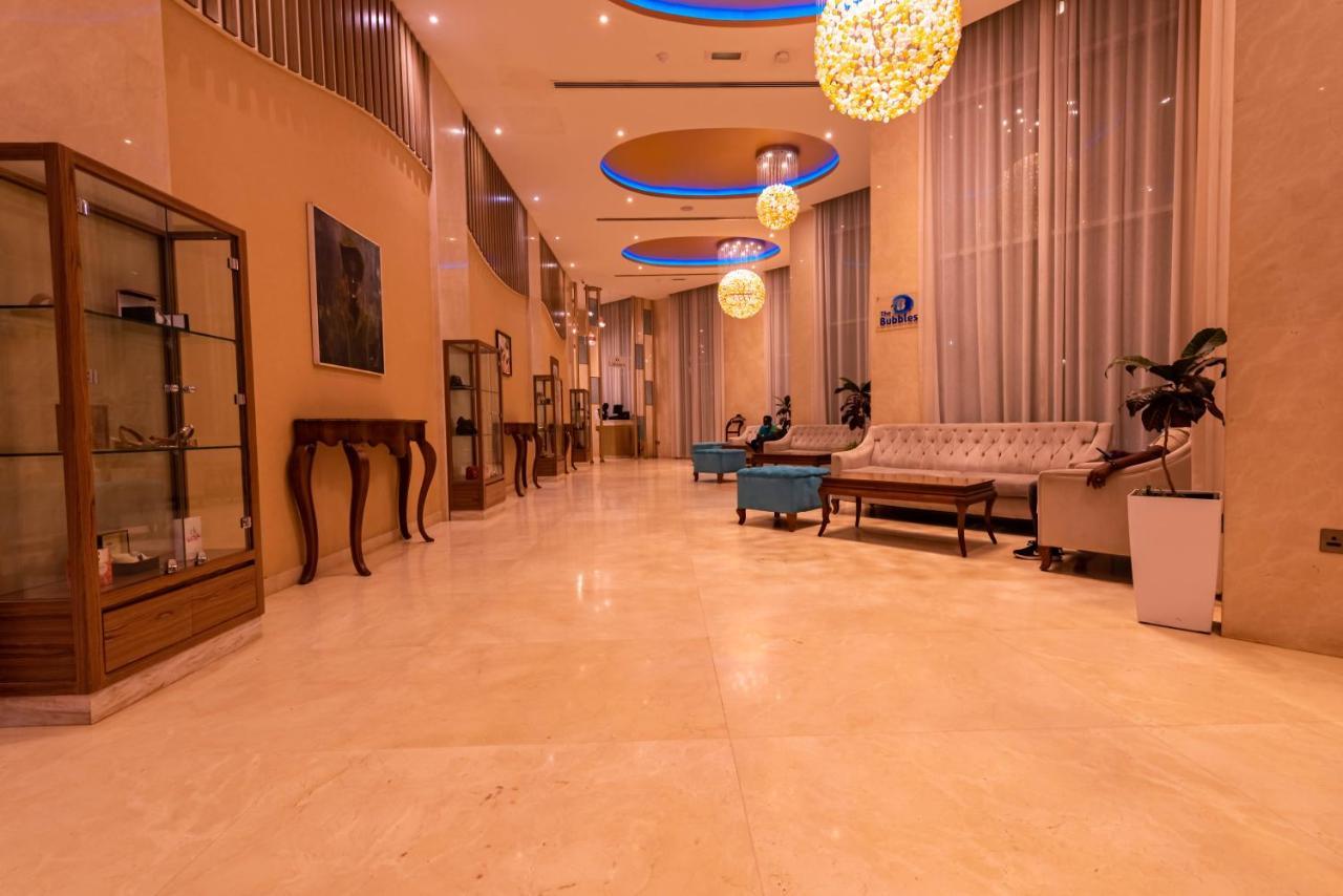 Pyramid Continental Hotel Джуба Екстер'єр фото