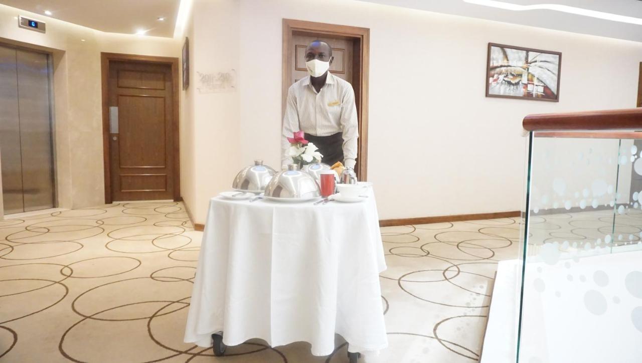 Pyramid Continental Hotel Джуба Екстер'єр фото
