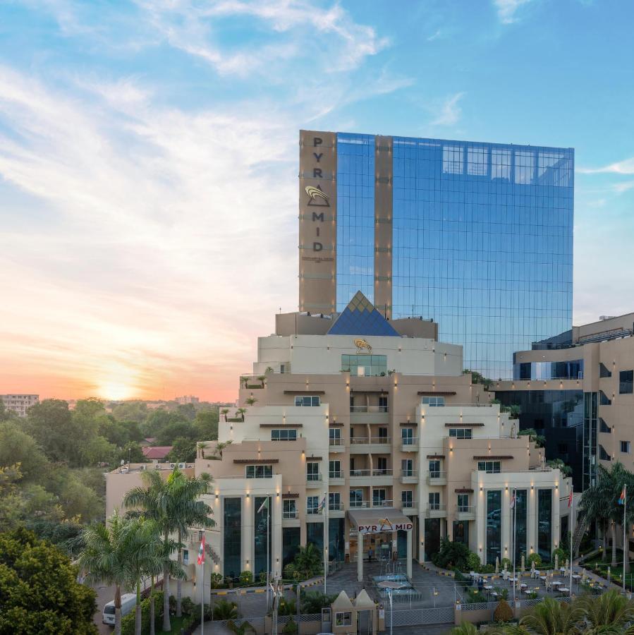 Pyramid Continental Hotel Джуба Екстер'єр фото