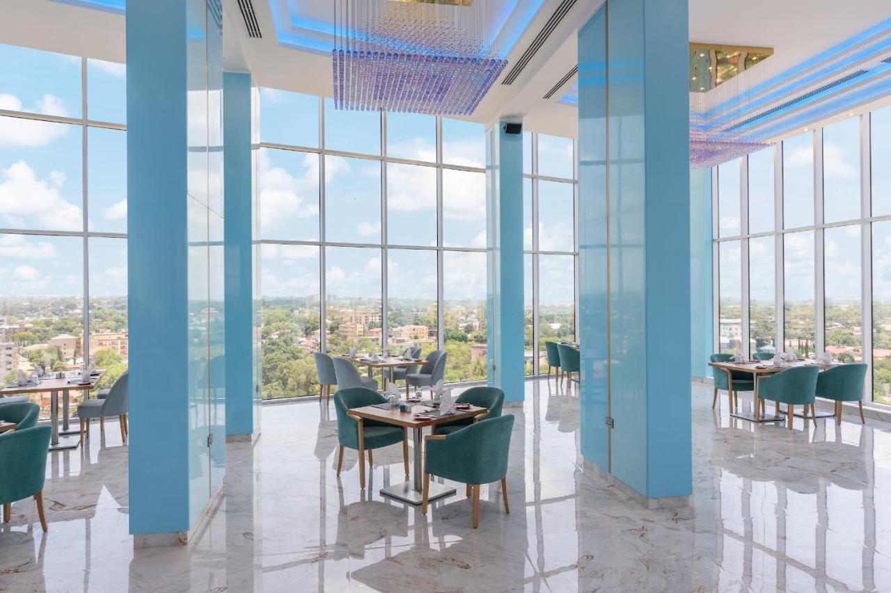 Pyramid Continental Hotel Джуба Екстер'єр фото